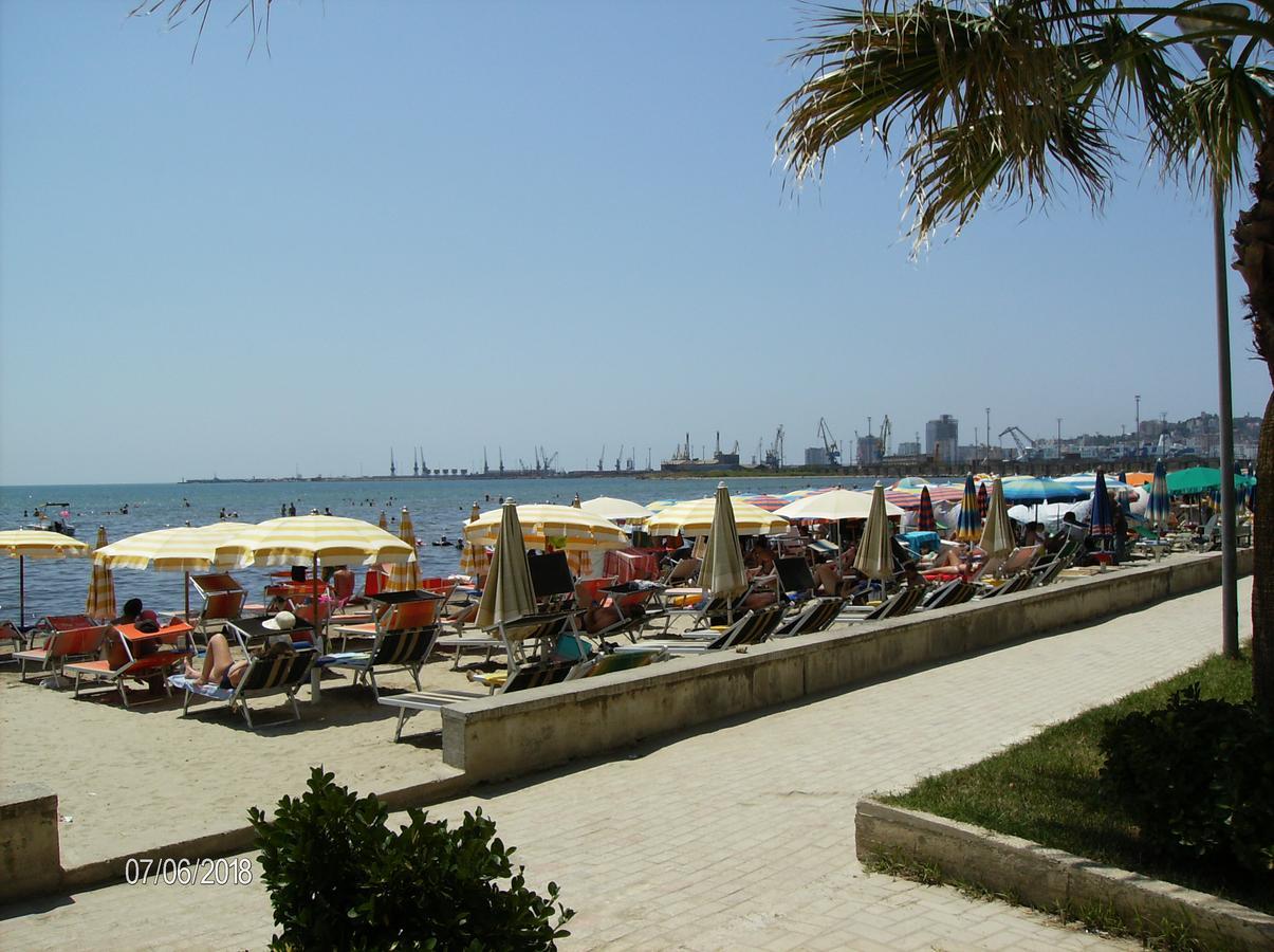 Hotel Amras House à Durrës Extérieur photo